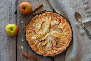 Boterkoek met appel en spijs